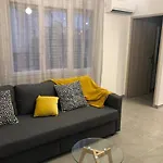 Apartment Explore The World 1 *